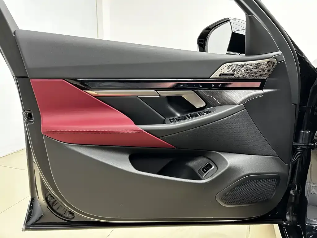 BMW 5 Series — фото 5