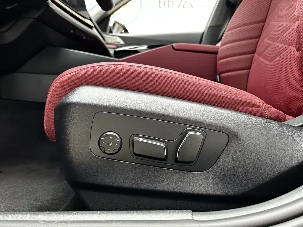 BMW 5 Series — фото 9