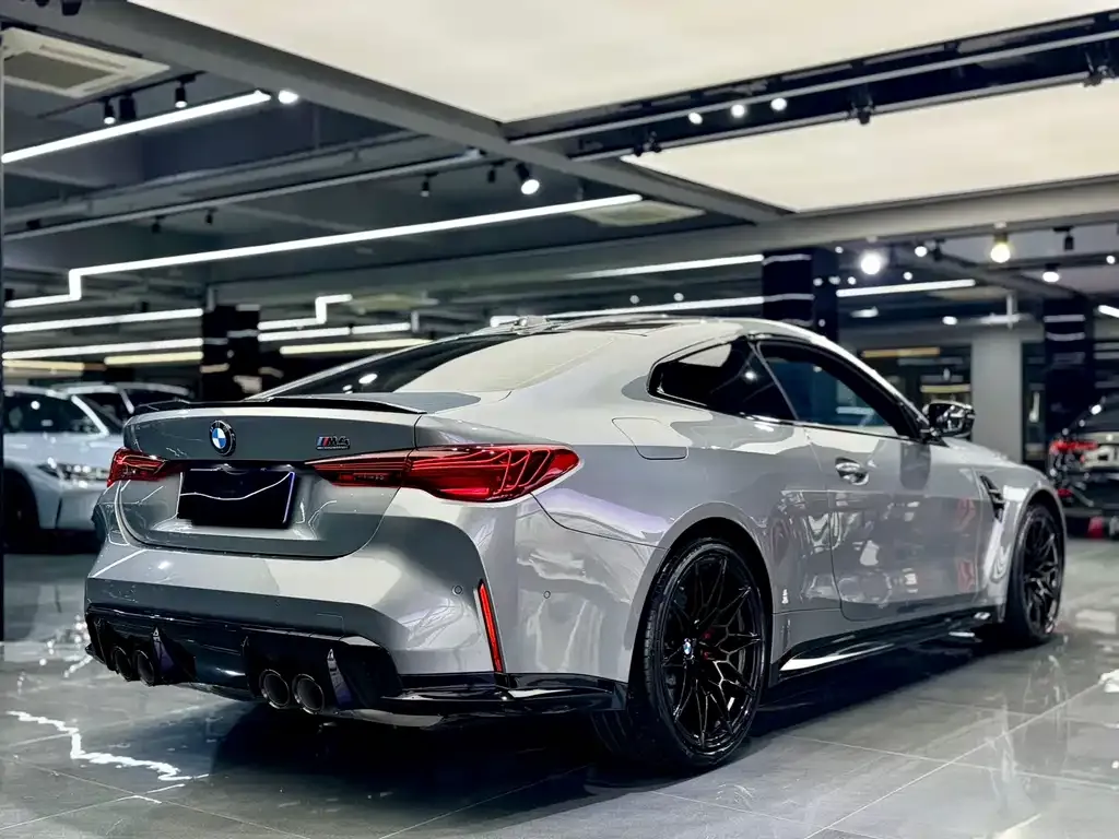 BMW M4 — фото 4