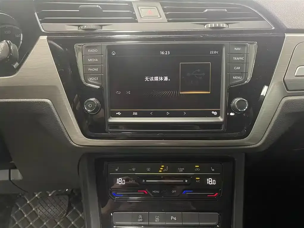 Volkswagen Touran 2021 из CN, фото 5