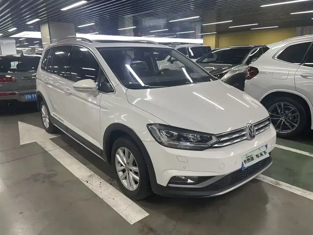 Volkswagen Touran 2021 из CN, фото 6