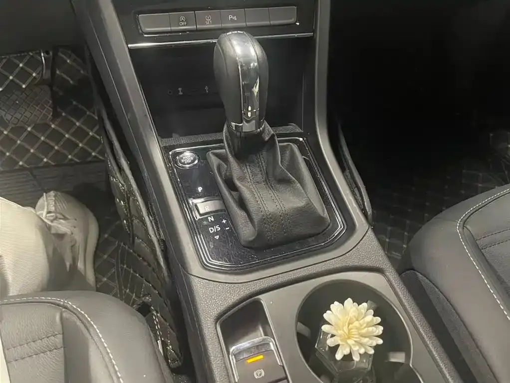 Volkswagen Touran 2021 из CN, фото 7