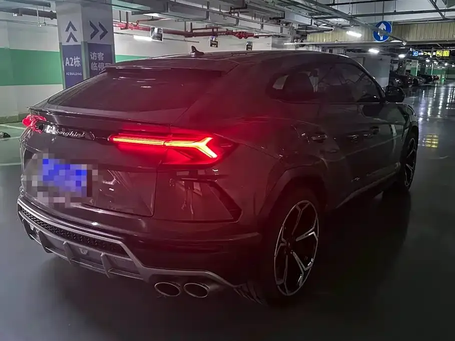 Lamborghini Urus — фото 10