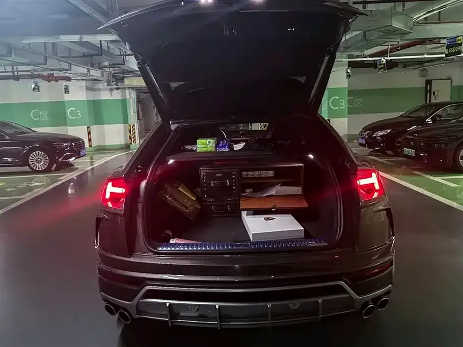 Lamborghini Urus — фото 9