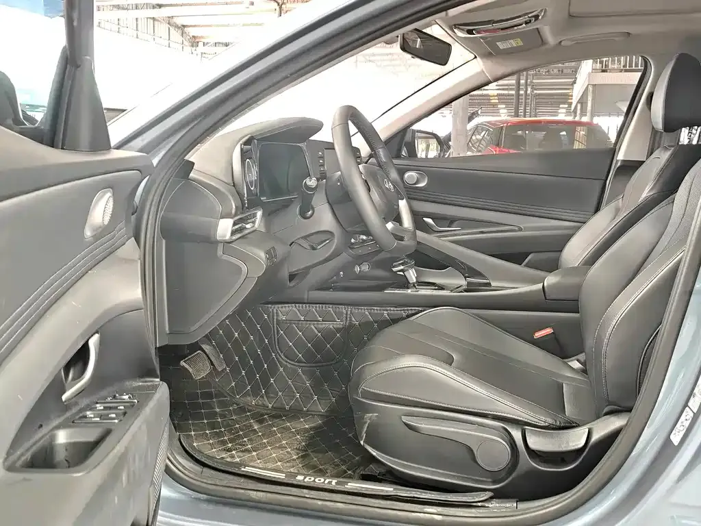 Hyundai Elantra — фото 4