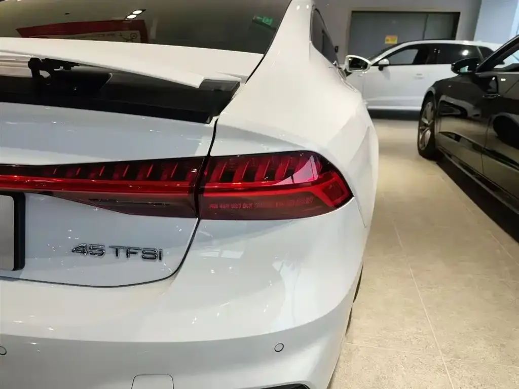 Audi A7 — фото 2