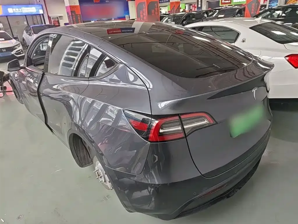 Tesla Model Y — фото 3