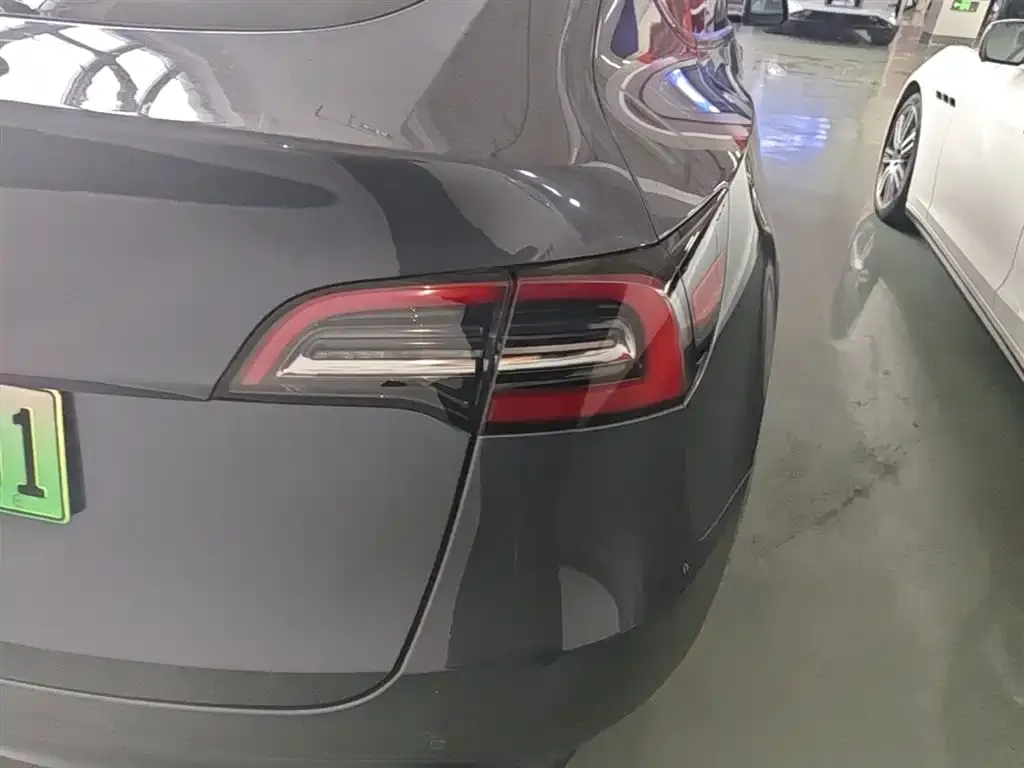 Tesla Model Y — фото 2
