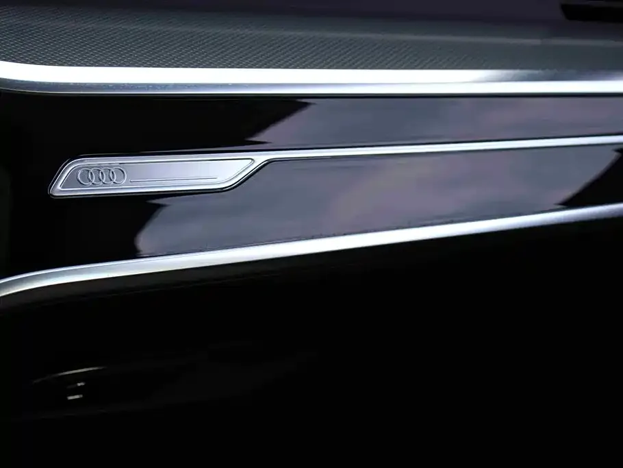 Audi A6L — фото 2