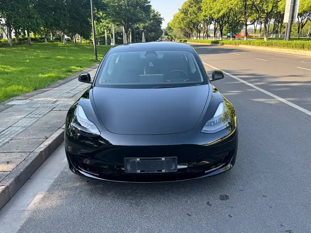 Tesla Model 3 — фото 10