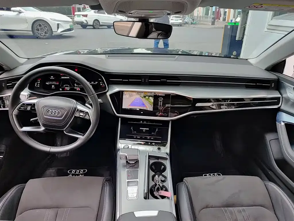 Audi A7L — фото 5