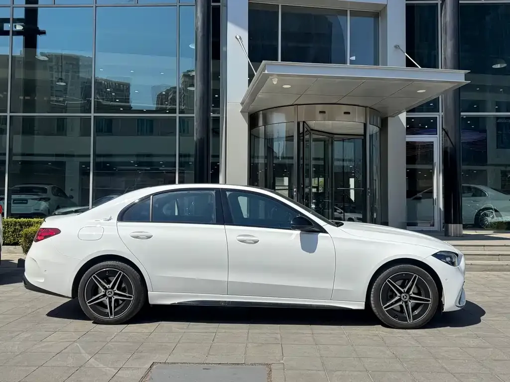 Mercedes-Benz C-Class — фото 10