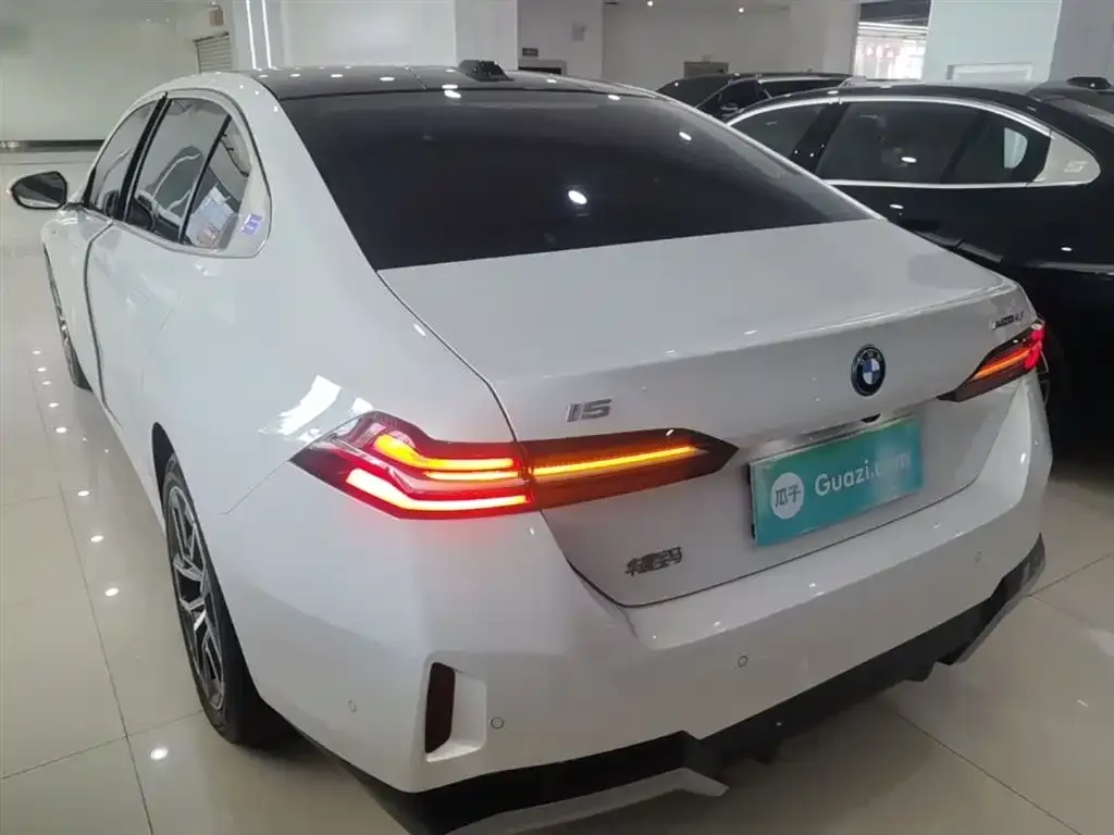 BMW i5 2025 из CN, фото 2