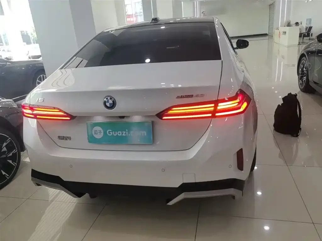 BMW i5 2025 из CN, фото 5