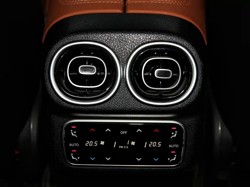 Mercedes-Benz GLC — фото 9