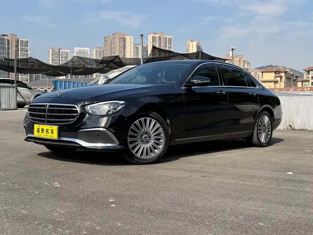 Mercedes-Benz E-Class — фото 1