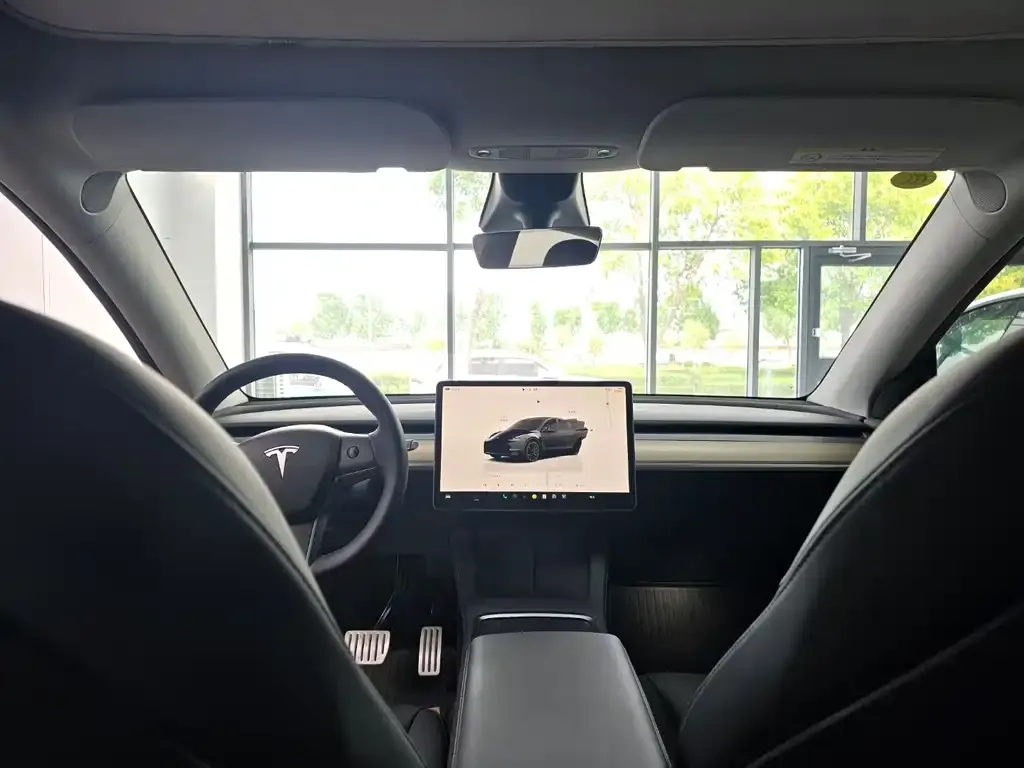 Tesla Model Y — фото 2