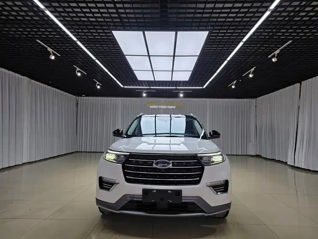 Ford Explorer — фото 10
