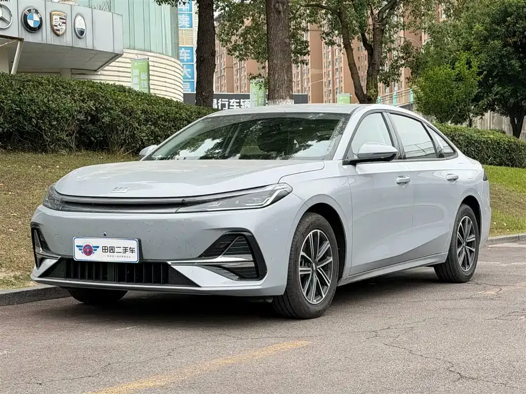 Geely 银河A7 EM