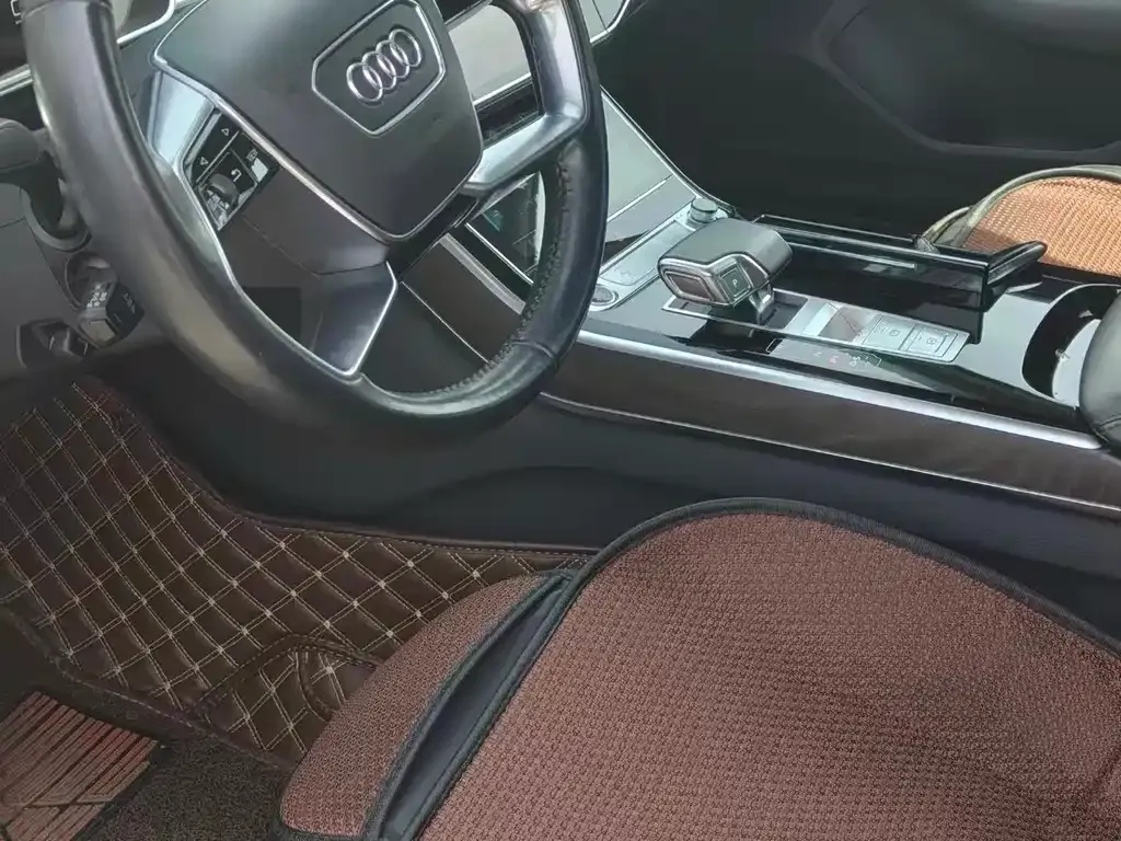 Audi A8 — фото 5