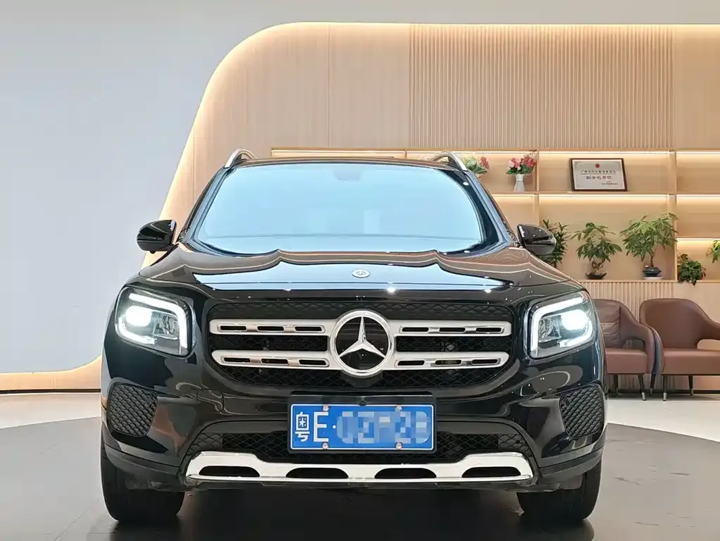 Mercedes-Benz GLB — фото 10