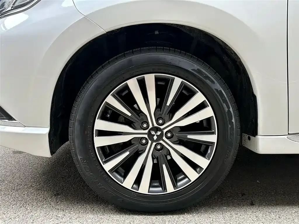 Mitsubishi Outlander 2023 из CN, фото 4