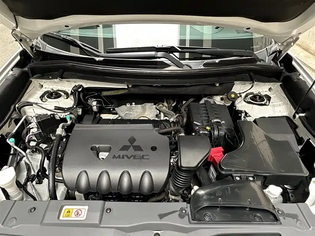 Mitsubishi Outlander 2023 из CN, фото 8