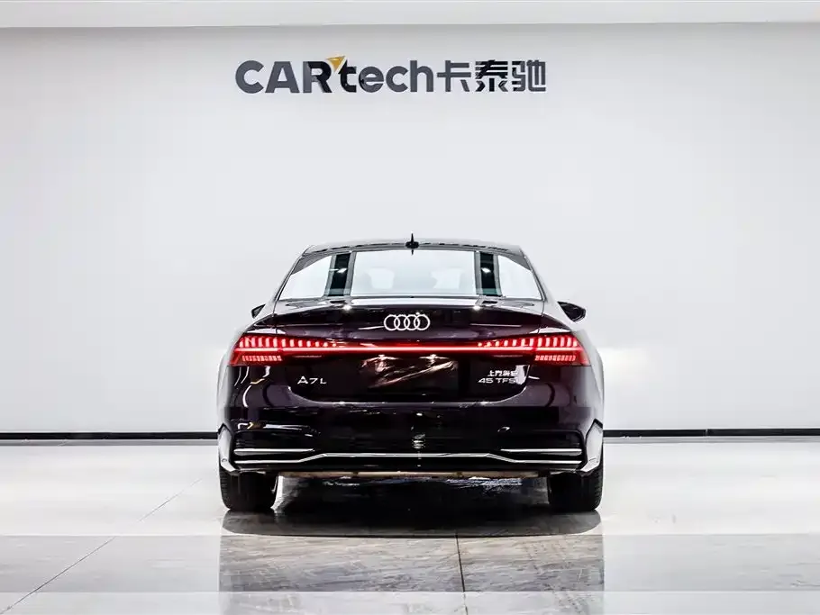 Audi A7L — фото 2