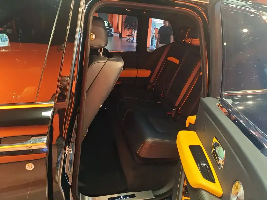 Rolls-Royce Cullinan 2021 из CN, фото 8