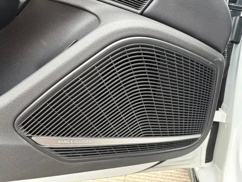 Audi A4L 2024 из CN, фото 10
