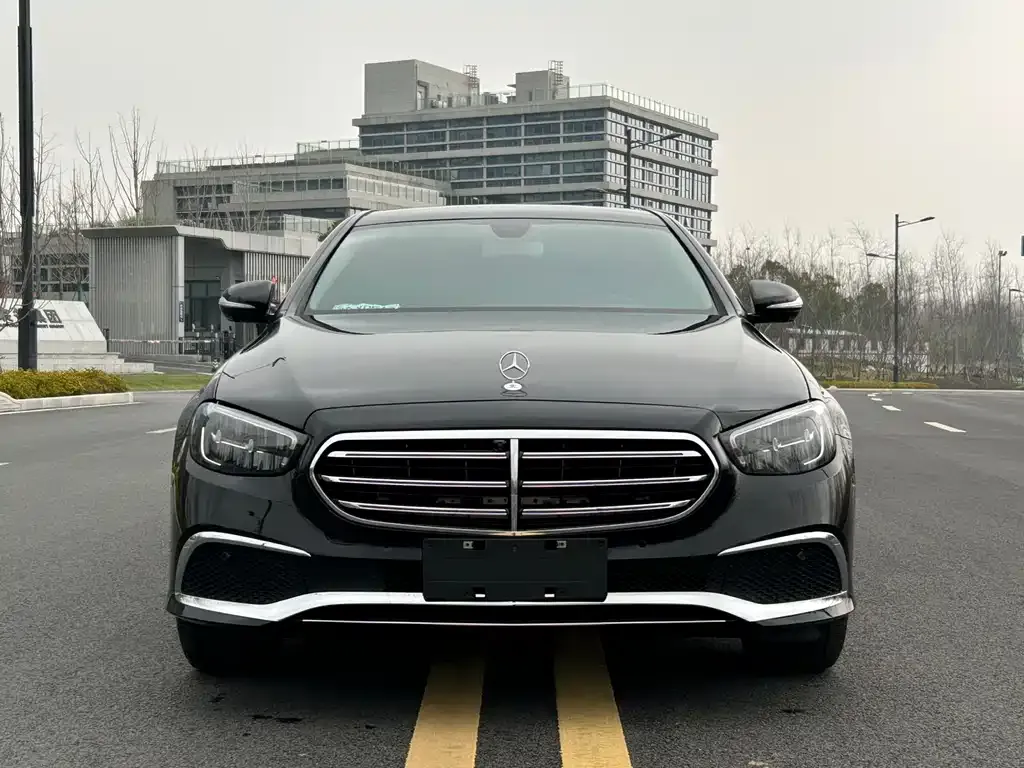 Mercedes-Benz E-Class — фото 5
