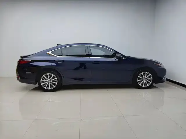 Lexus ES — фото 4