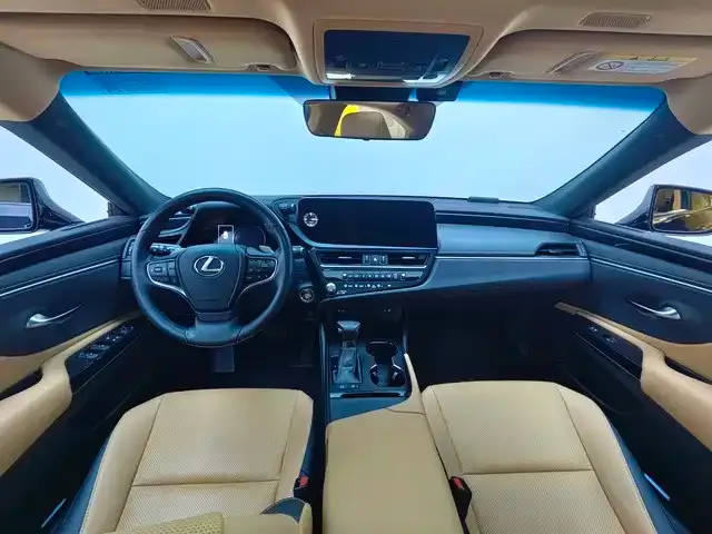 Lexus ES — фото 8
