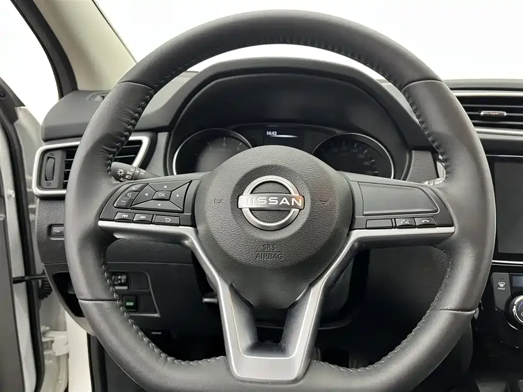Nissan Qashqai — фото 7
