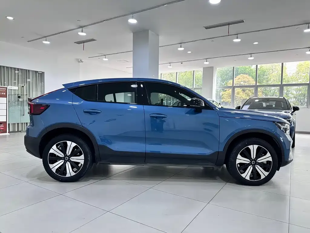 Volvo C40 2023 из CN, фото 2