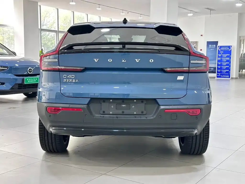 Volvo C40 2023 из CN, фото 3