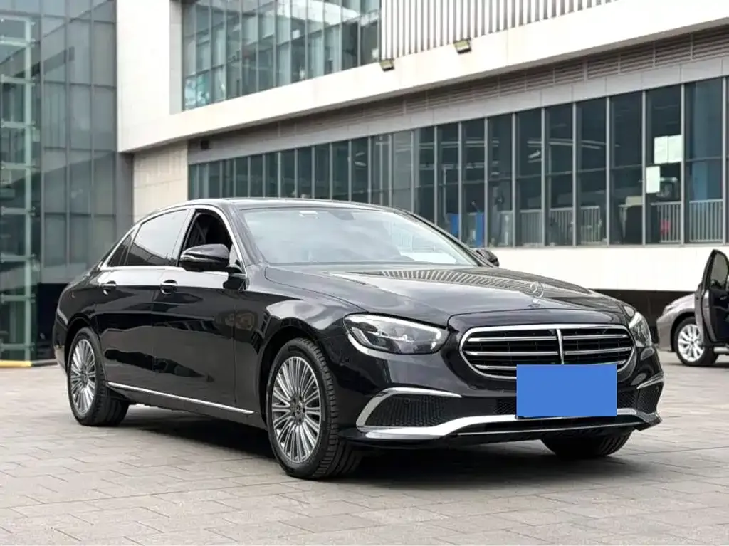 Mercedes-Benz E-Class — фото 5