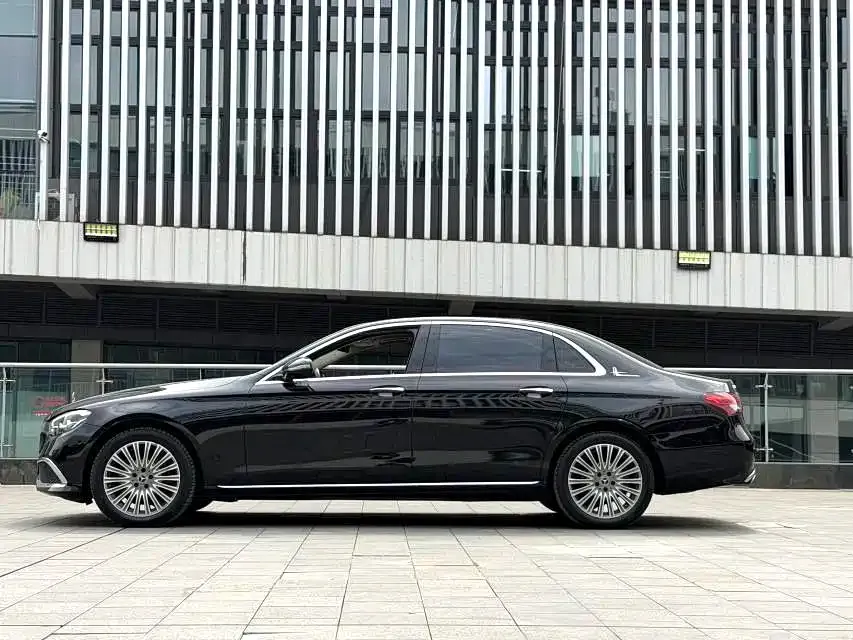 Mercedes-Benz E-Class — фото 8