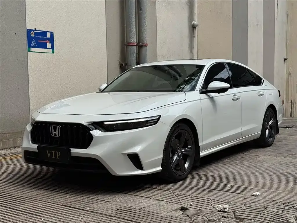 Honda Inspire — фото 1