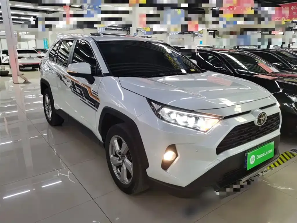 Toyota RAV4 — фото 4