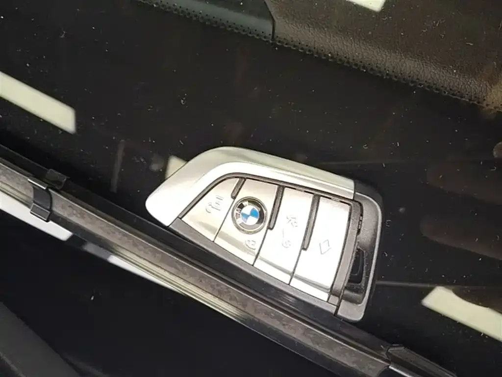 BMW 5 Series — фото 10