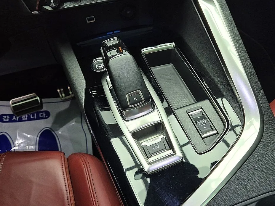 Peugeot 5008 2023 из KR, фото 3