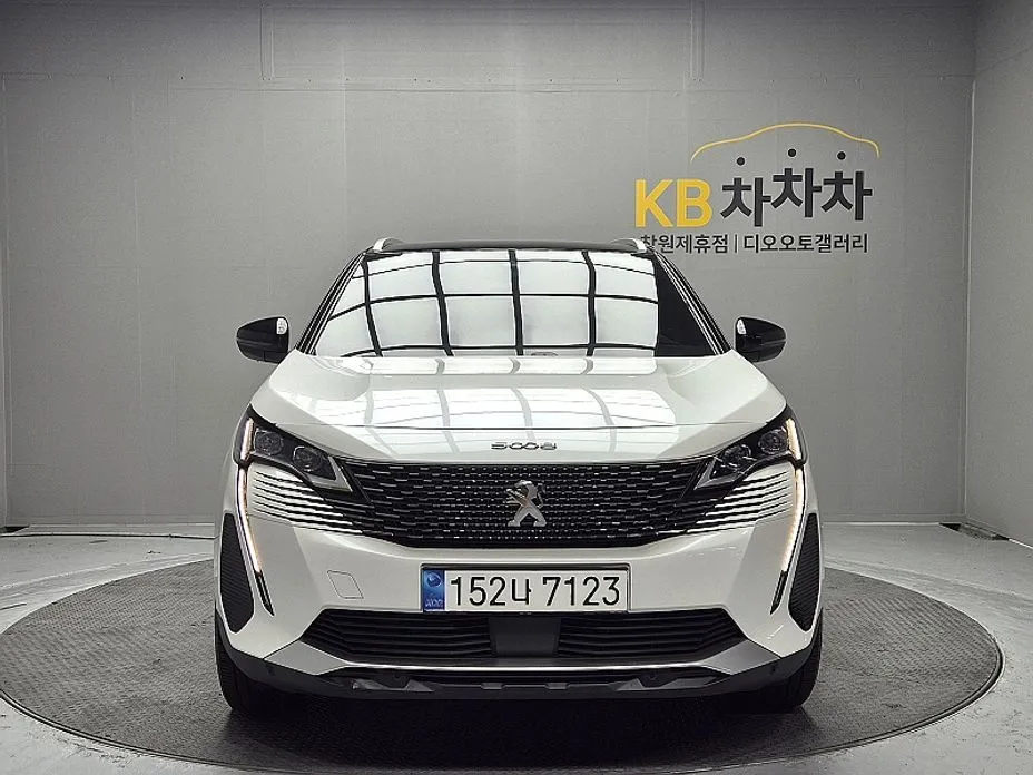 Peugeot 5008 2023 из KR, фото 9