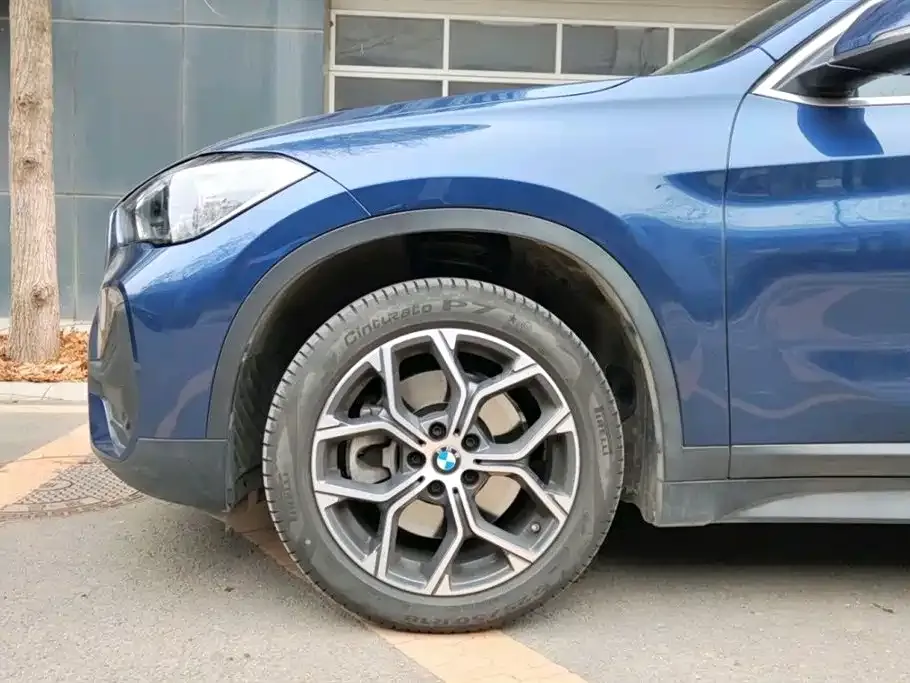 BMW X1 — фото 9