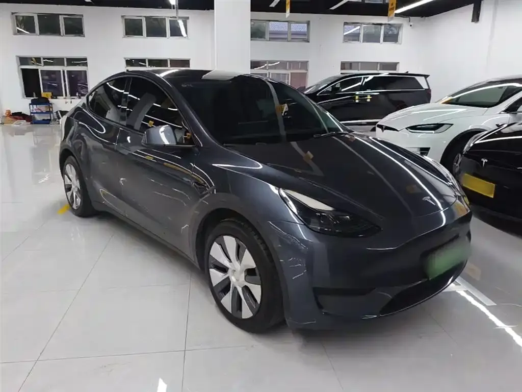 Tesla Model Y — фото 7