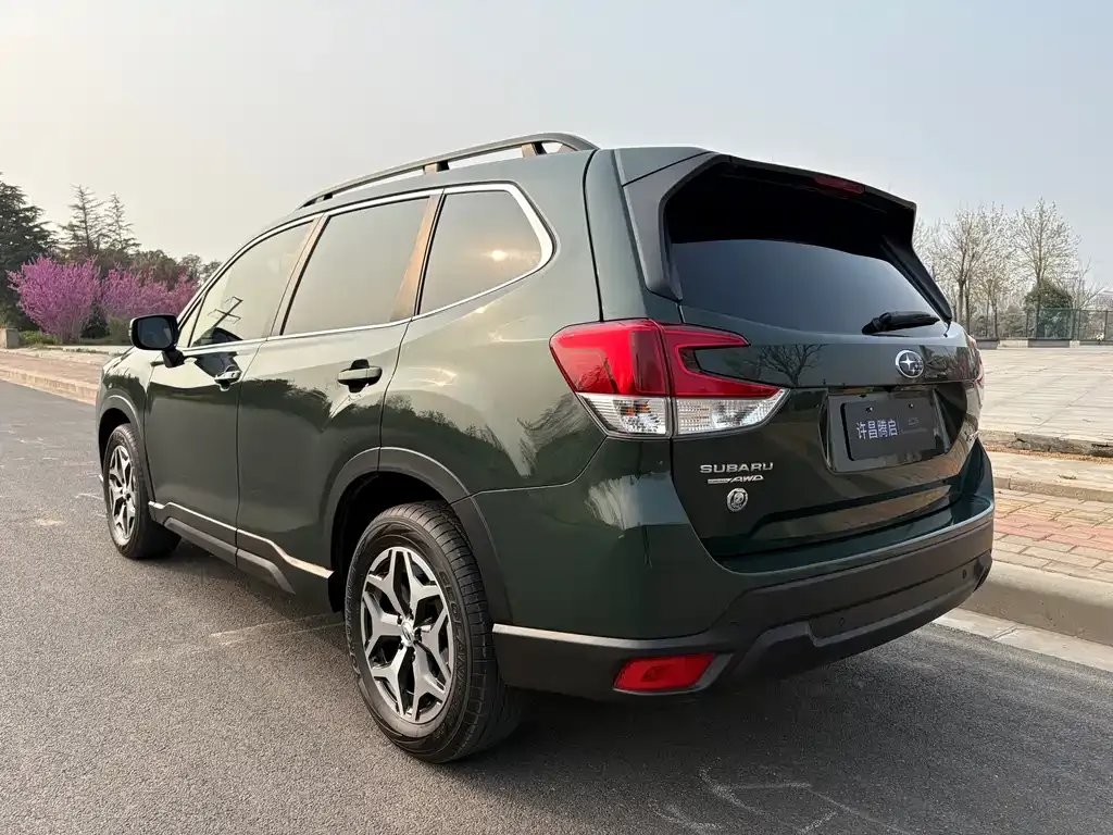 Subaru Forester — фото 2