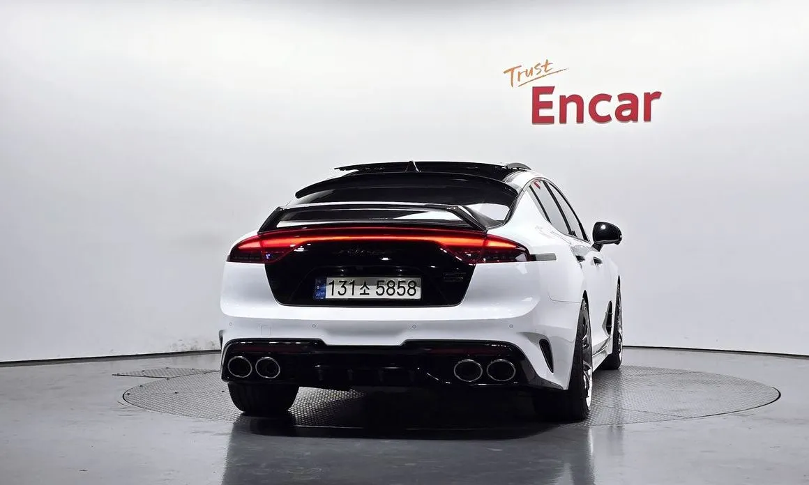 Kia Stinger 2023 из KR, фото 2