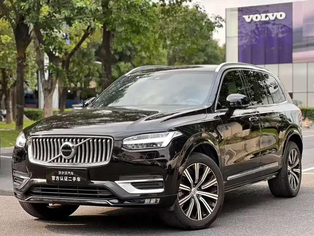 Volvo XC90 — фото 1