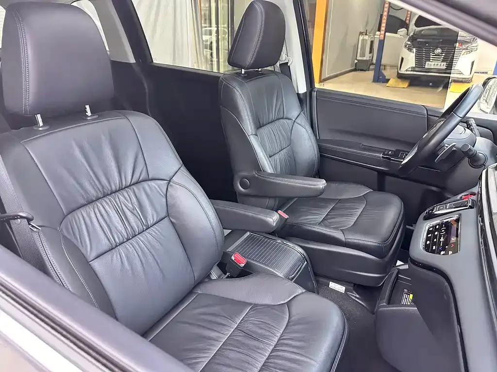 Honda Odyssey — фото 10