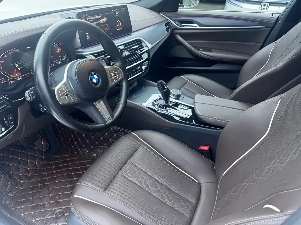 BMW 5 Series — фото 10
